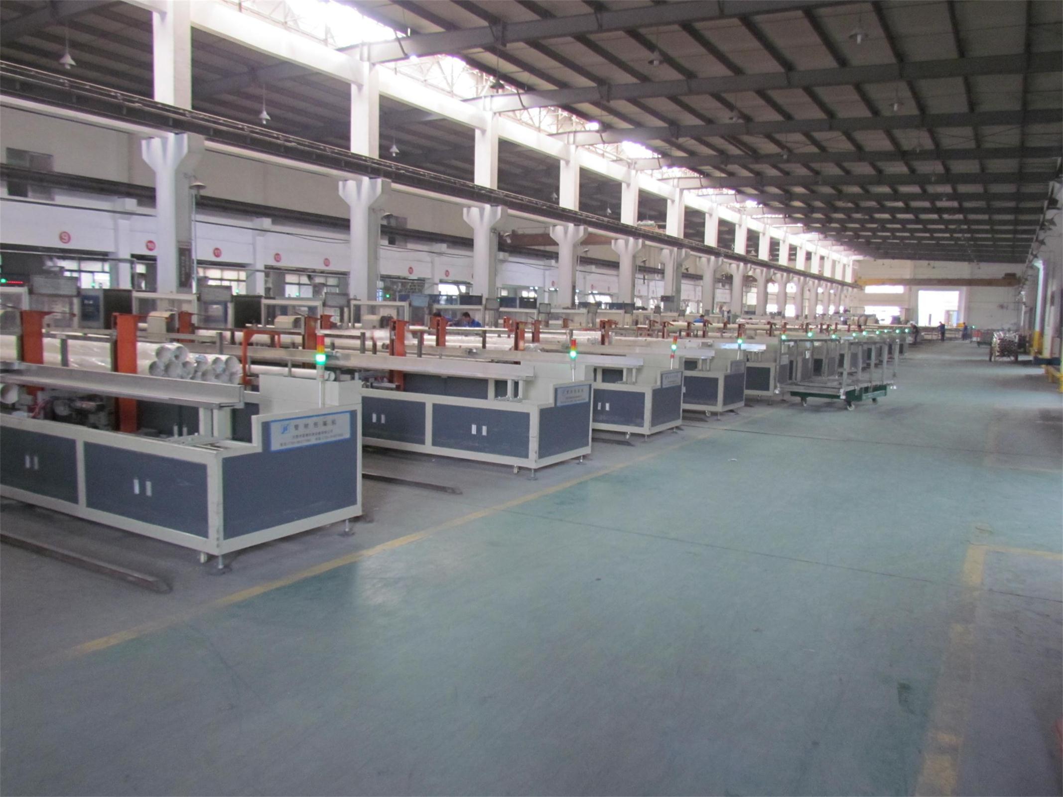 管材包(bao)裝機